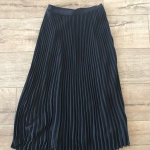 BNWT Babaton Pleaded Skirt